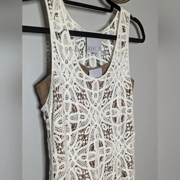 NWOT Lace Dress with Flesh color Liner - Picture 8 of 9